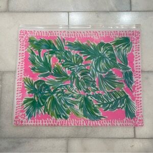 Lilly Pulitzer Pouch. NWOT. 12x10”.